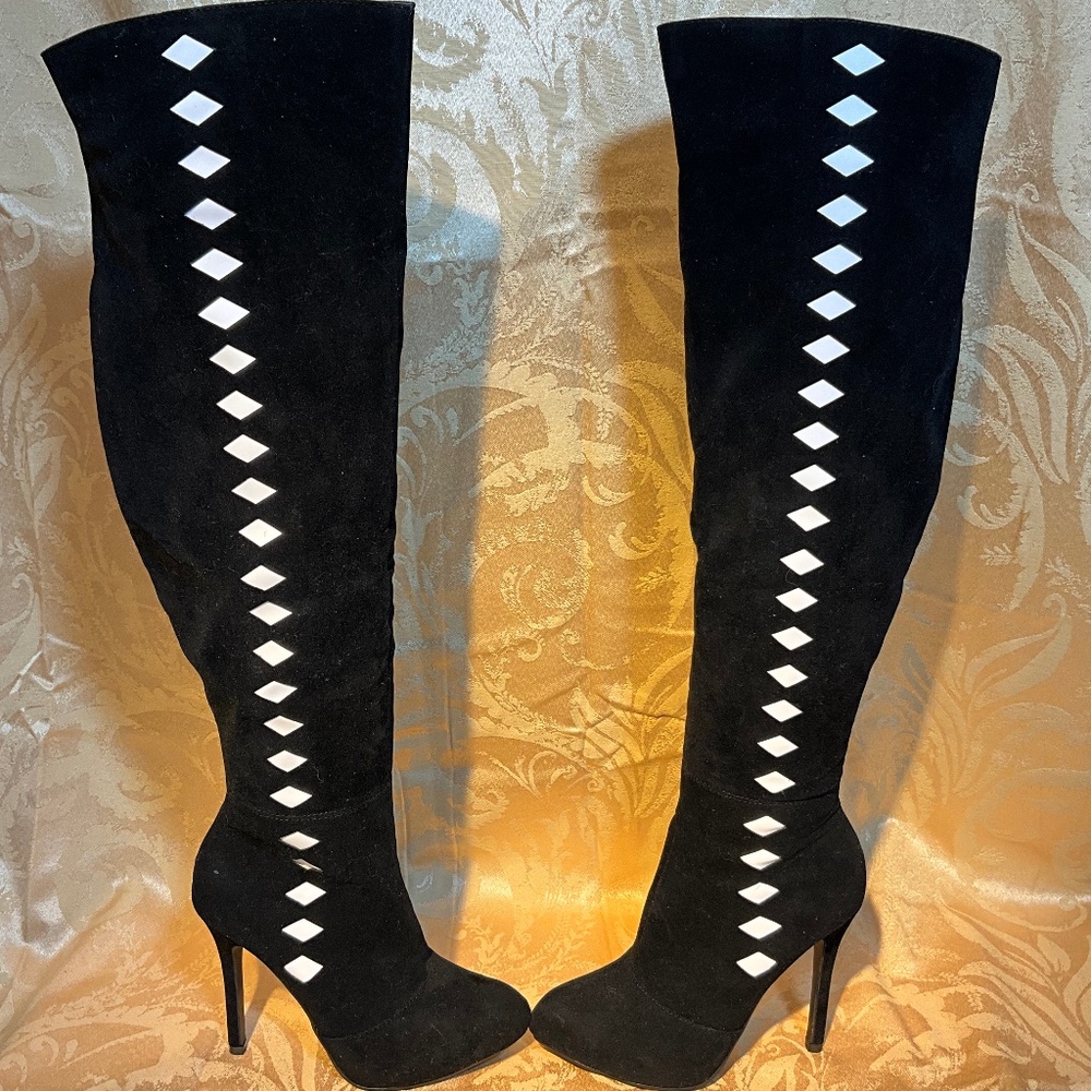 Jahmesia over the knee, platform black velour with white diamond pattern  25-T2